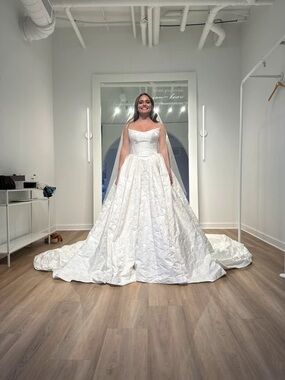 Jacquard Fabric Basque Waist Wedding Dress - NEVER WORN